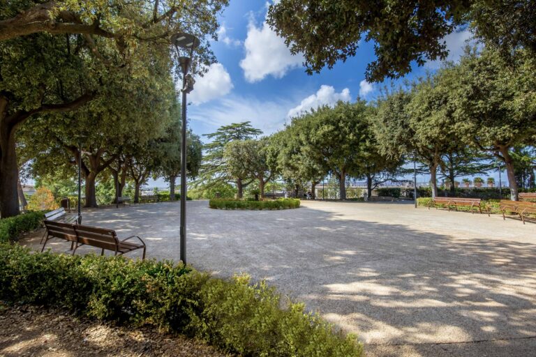 Passeggiata a Conversano: dal cuore della città alla quiete della campagna